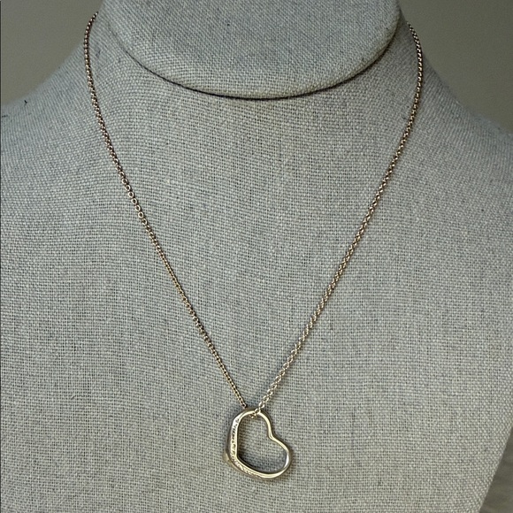 Vintage Tiffany & Co. Elsa Peretti Open Heart Necklace Sterling Silver 16